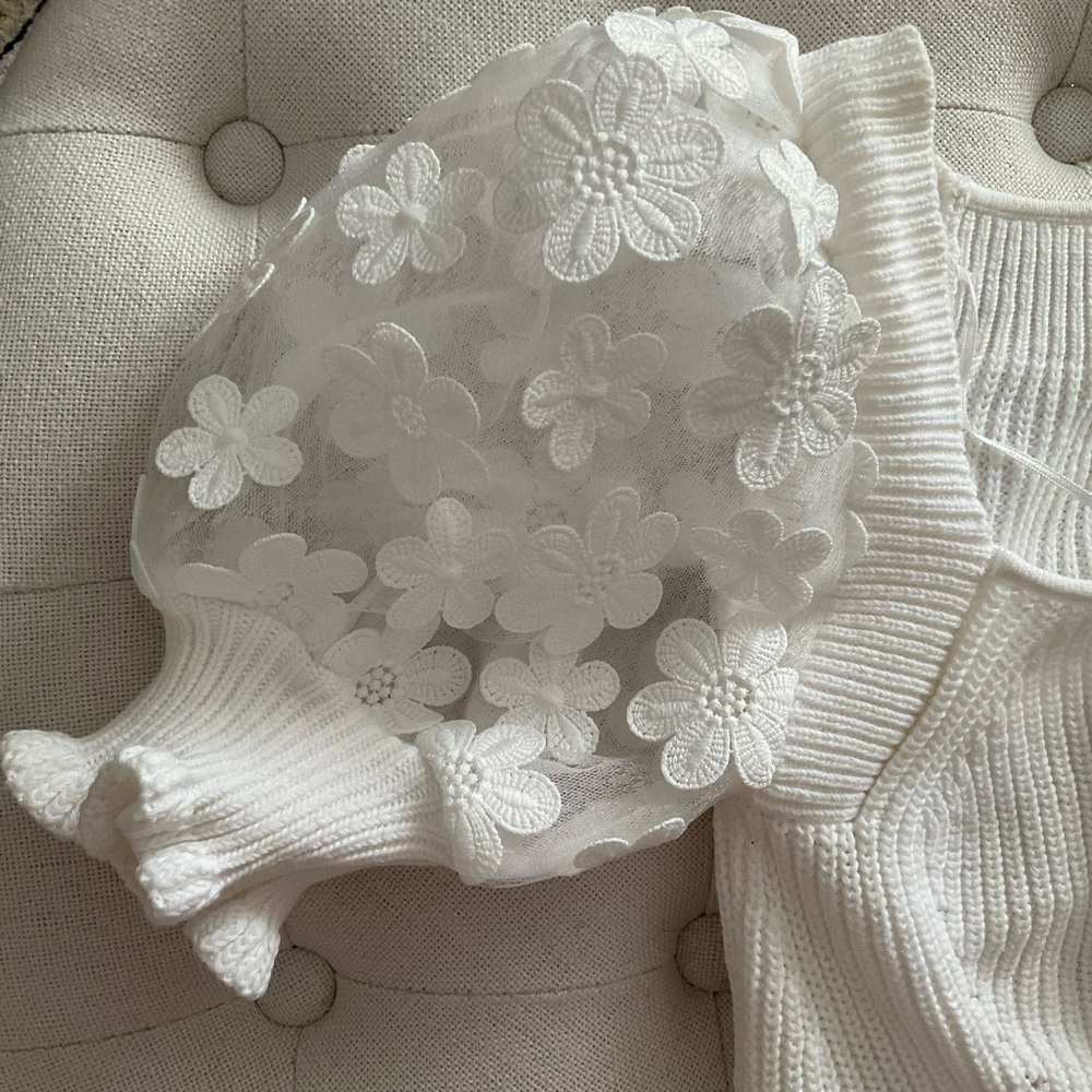 Floral Puff Sleeve Top - Picture 2 of 7